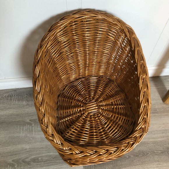 Wicker Chair Plant Stand Pet Bed - Picture 5 of 10